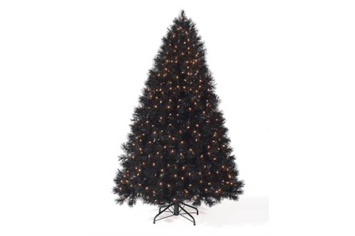 Why You’ll Love that Black Christmas Tree Trend (Trust Me, I’m 9 Years In)