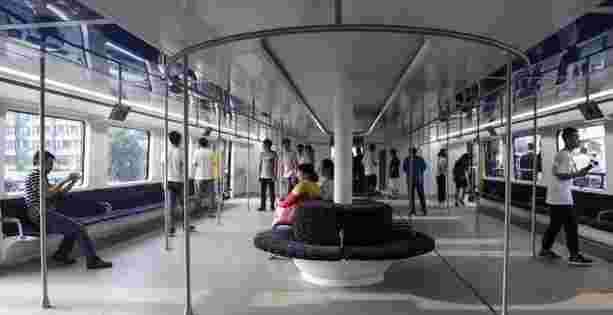 This Elevated Chinese Bus Is the Future of Public Transportation